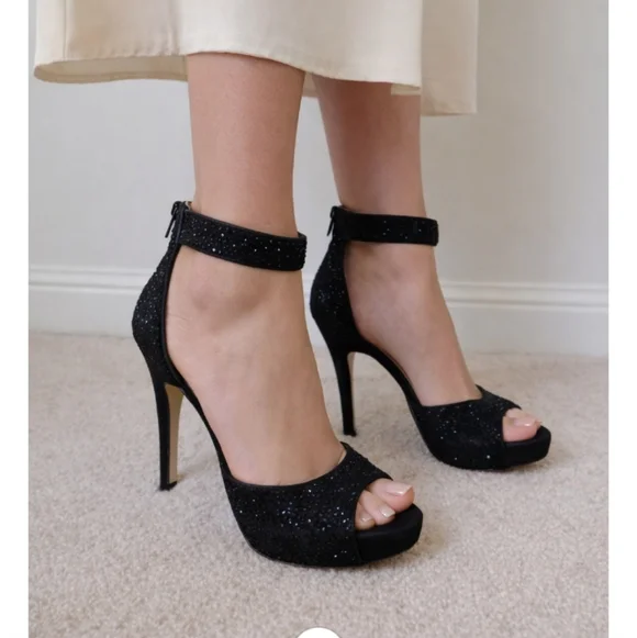 Dream Pairs Glittery Black Heels, Size 8 - Picture 1 of 13